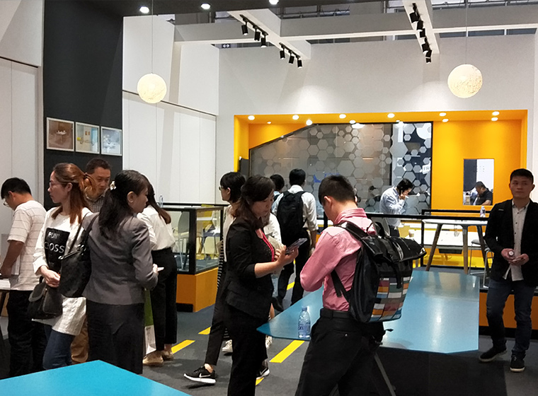 首次參展推出5大系列產品,由國外設計師團隊研發設計打造,客戶反響非常好 首次參展推出5大系列產品,由國外設計師團隊研發設計打造,客戶反響非常好